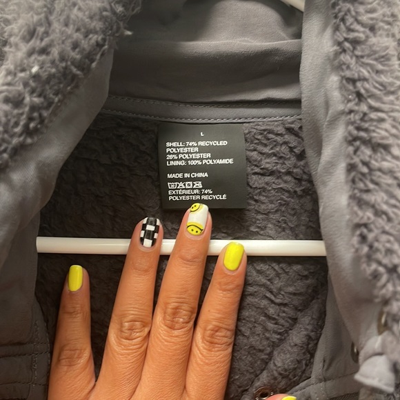 VUORI womens Sherpa Zip Up Jacket - Picture 4 of 9